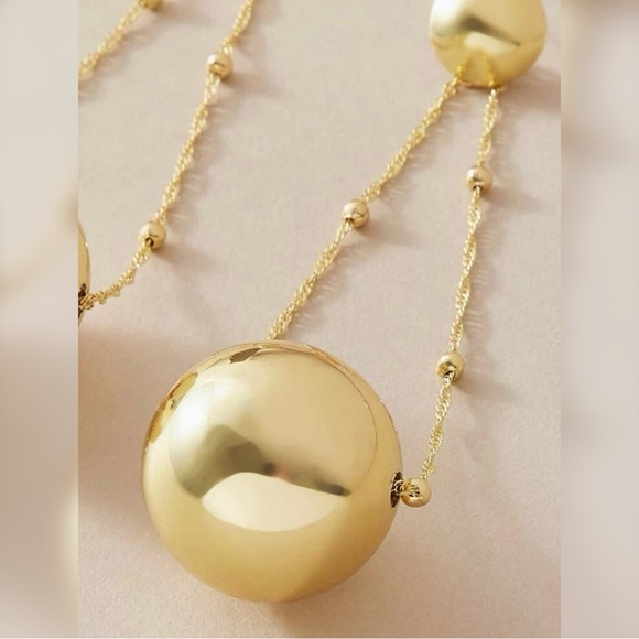 Amaze-Balls! Beautiful Gold Tone Drop Earrings ✨ - Picture 4 of 4